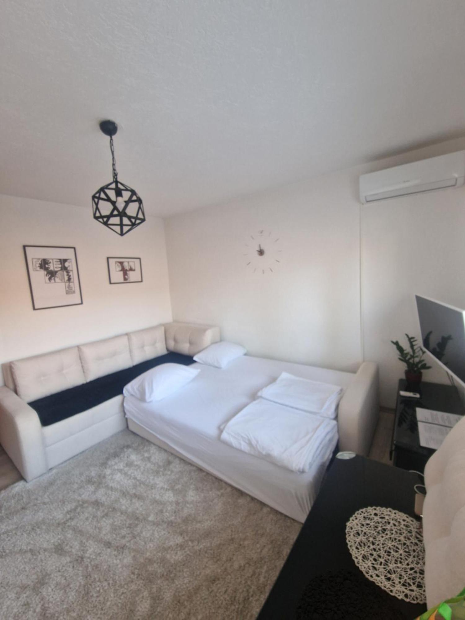 Apartments Natural And Bungalows 2 塞拉耶佛 客房 照片